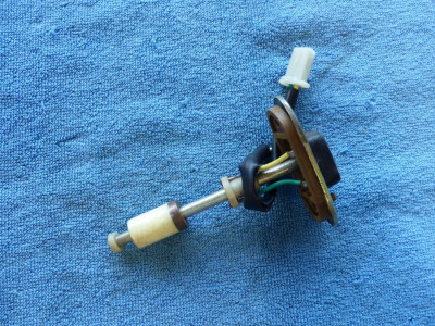 plovak nadrze - merak paliva - cidlo paliva - ukazatel mnozstvi